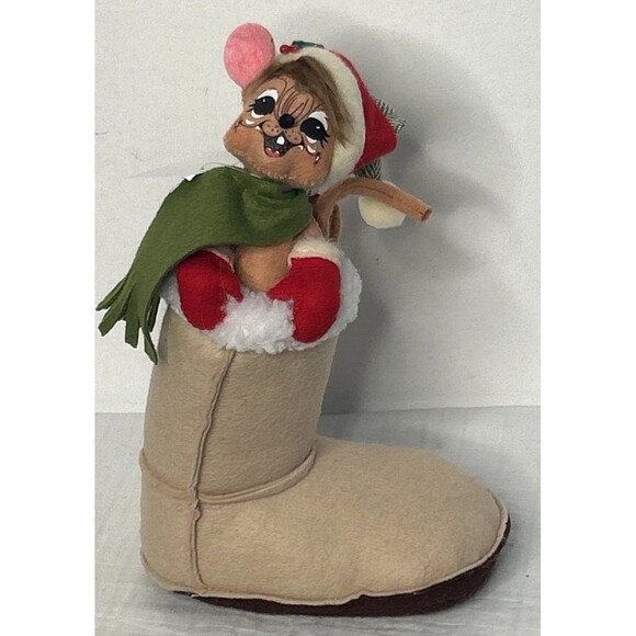 NWT Annalee Mouse in Boot Christmas Decor 10” 2013 New Stocking Stuffer Office - Picture 1 of 3